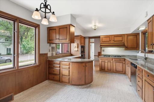 Dinette & Kitchen