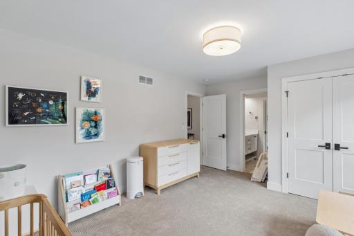 363 Woodlawn Avenue, Saint Paul, MN 55105