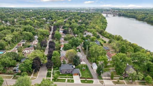 363 Woodlawn Avenue, Saint Paul, MN 55105