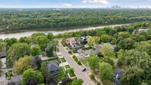 363 Woodlawn Avenue, Saint Paul, MN 55105