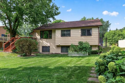 Beautifully maintained yard.