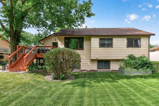 Beautifully maintained yard.