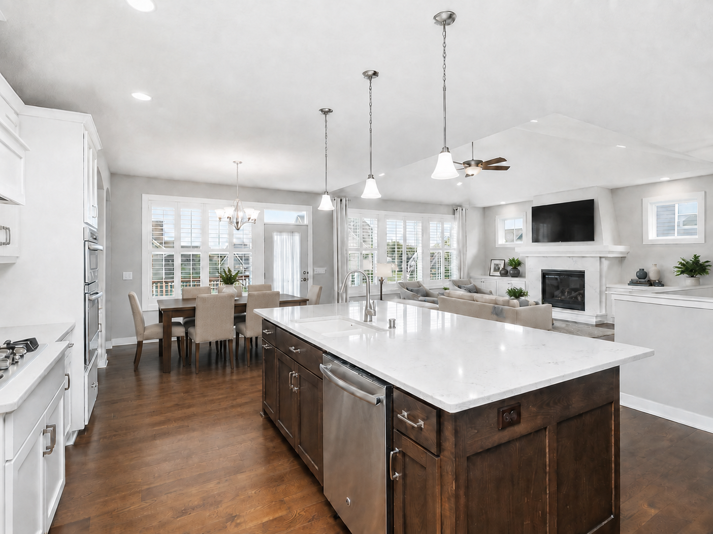 This image has been virtually staged with digitally added furniture and décor. Refer to the unstaged photos and an in-person showing for the property’s actual condition.