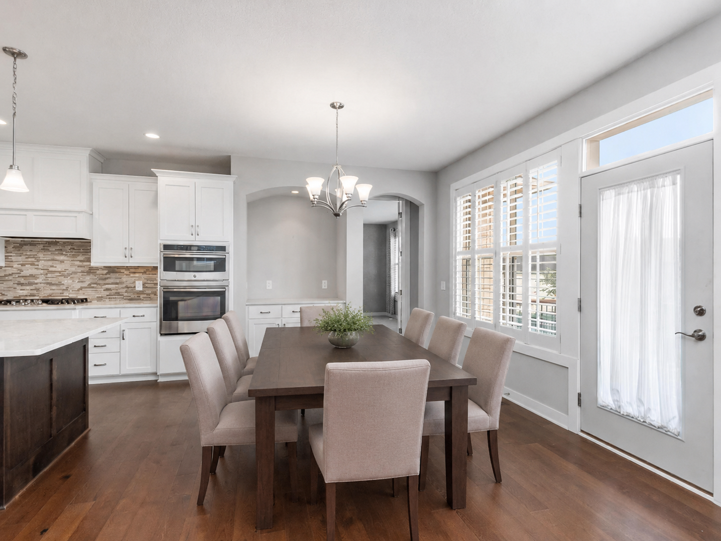 This image has been virtually staged with digitally added furniture and décor. Refer to the unstaged photos and an in-person showing for the property’s actual condition.