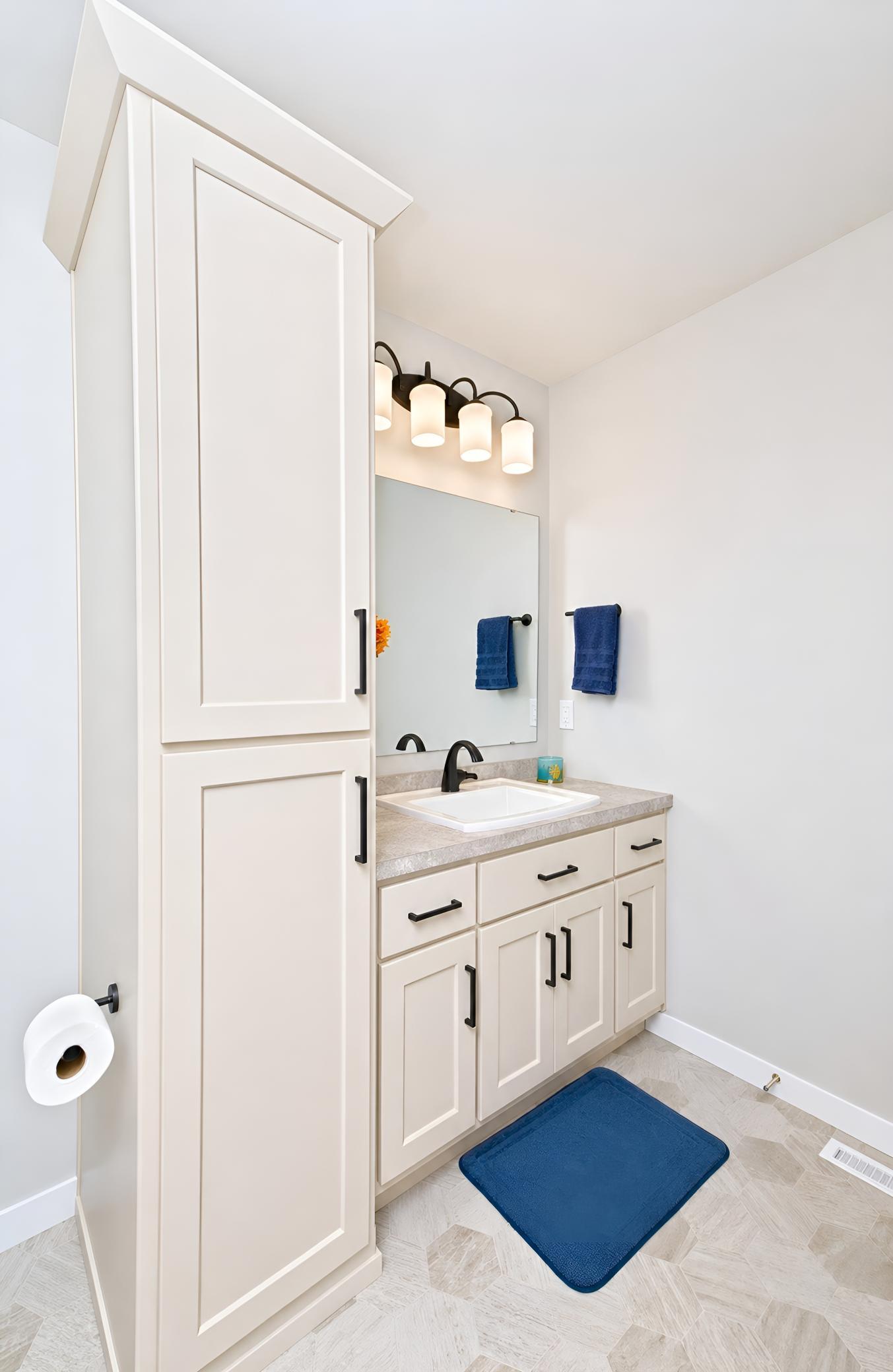 Upper Level Bathroom