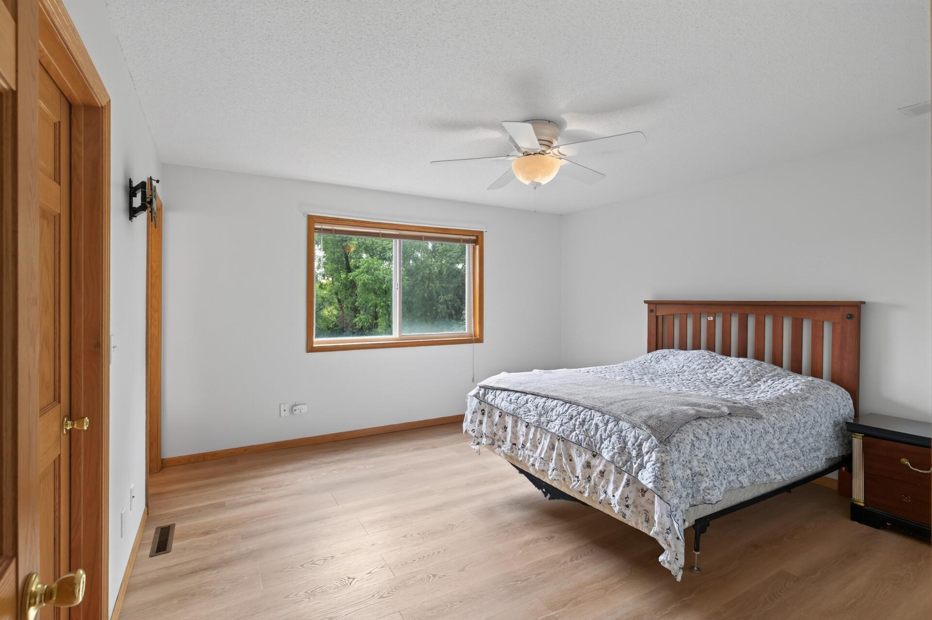 Spacious Primary Bedroom – A Comfortable & Relaxing Retreat!