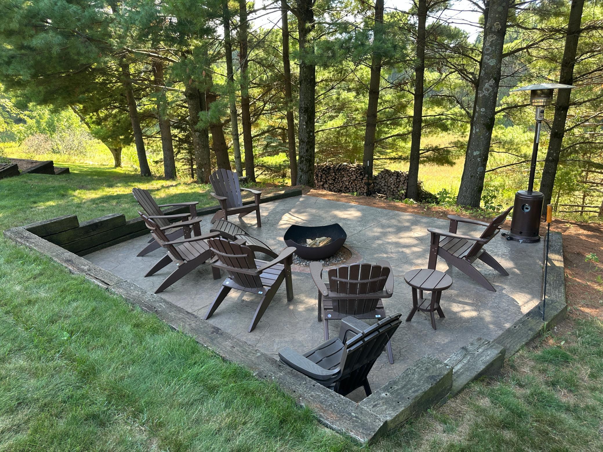 This is a great bon fire location that enjoy nice breezes. The metal fire bowl does not stay. Seller brought this here from their last home.