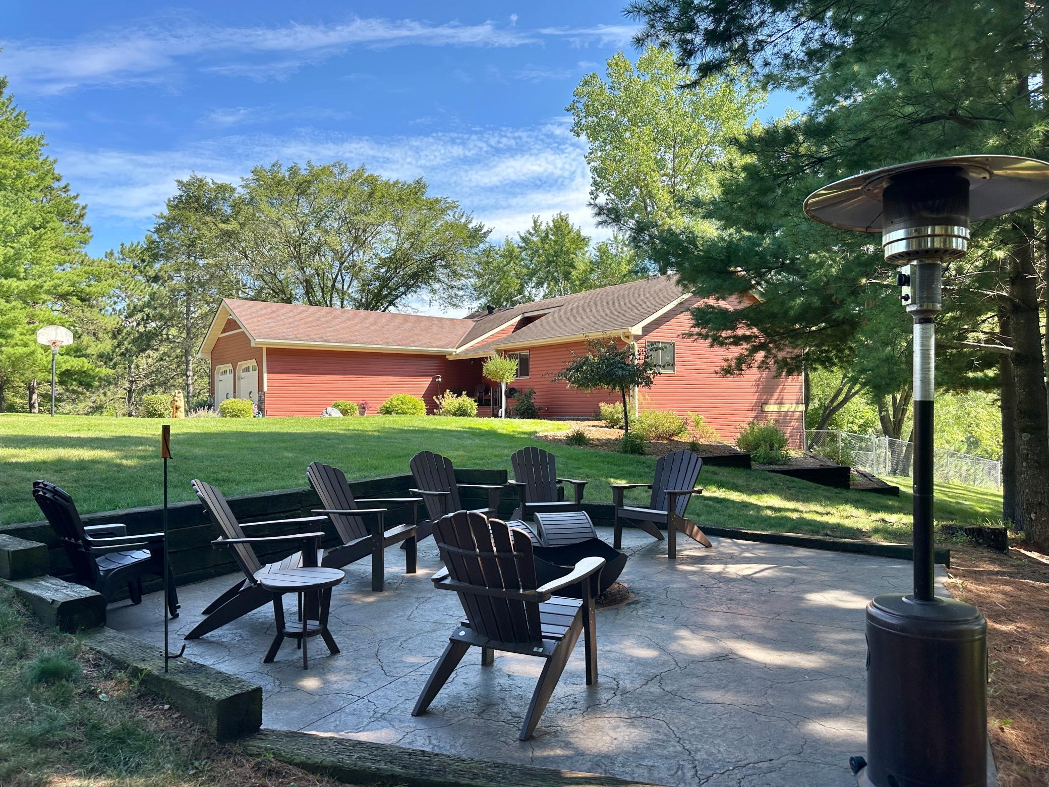This is a fantastic fire pit great for family and friends to gather.