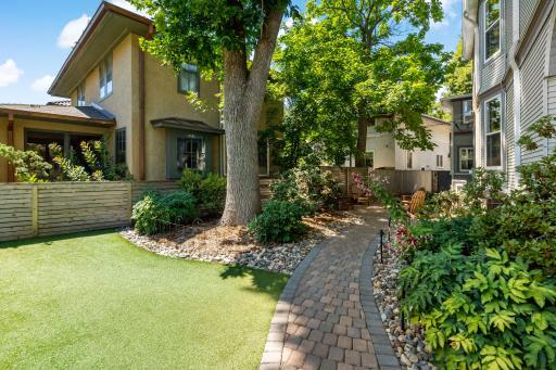 2400 Irving Avenue S, Minneapolis, MN 55405
