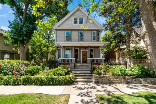 2400 Irving Avenue S, Minneapolis, MN 55405
