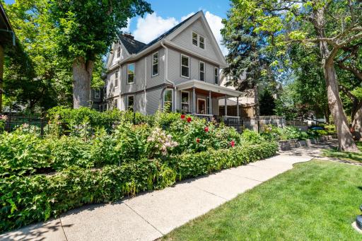 2400 Irving Avenue S, Minneapolis, MN 55405