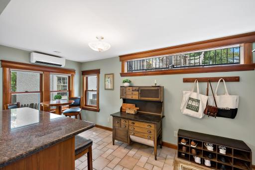 2400 Irving Avenue S, Minneapolis, MN 55405