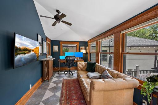 2400 Irving Avenue S, Minneapolis, MN 55405