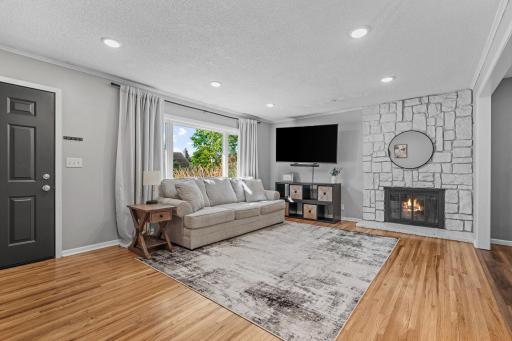1197 Burke Avenue W, Roseville, MN 55113