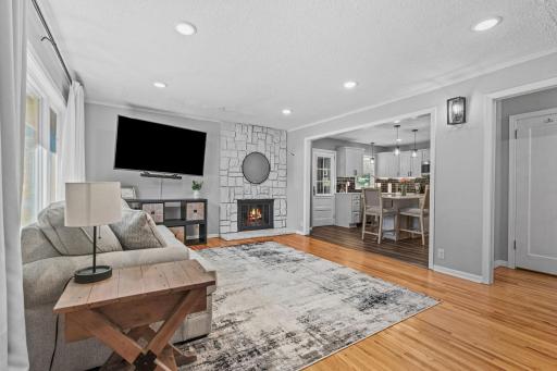 1197 Burke Avenue W, Roseville, MN 55113
