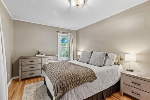 1197 Burke Avenue W, Roseville, MN 55113