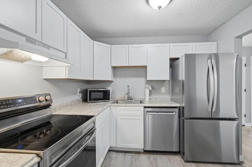 17-web-or-mls-1871_Silver_Bell_Rd_107_Eagan_MN_018.jpg