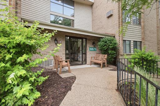 6-web-or-mls-1871_Silver_Bell_Rd_107_Eagan_MN_009.jpg