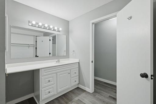 28-web-or-mls-1871_Silver_Bell_Rd_107_Eagan_MN_029.jpg