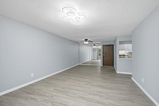 12-web-or-mls-1871_Silver_Bell_Rd_107_Eagan_MN_017.jpg