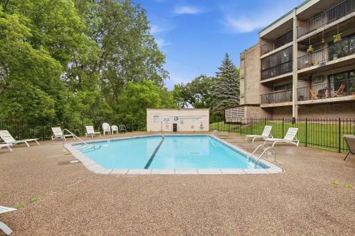 9-web-or-mls-1871_Silver_Bell_Rd_107_Eagan_MN_003.jpg