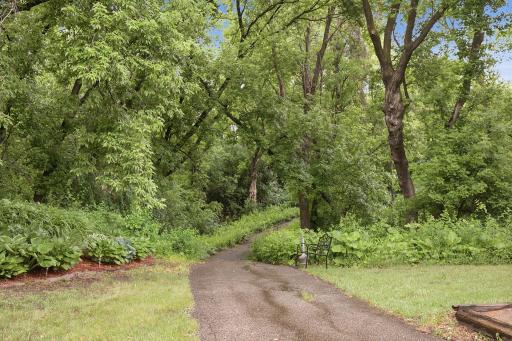 8-web-or-mls-1871_Silver_Bell_Rd_107_Eagan_MN_002.jpg