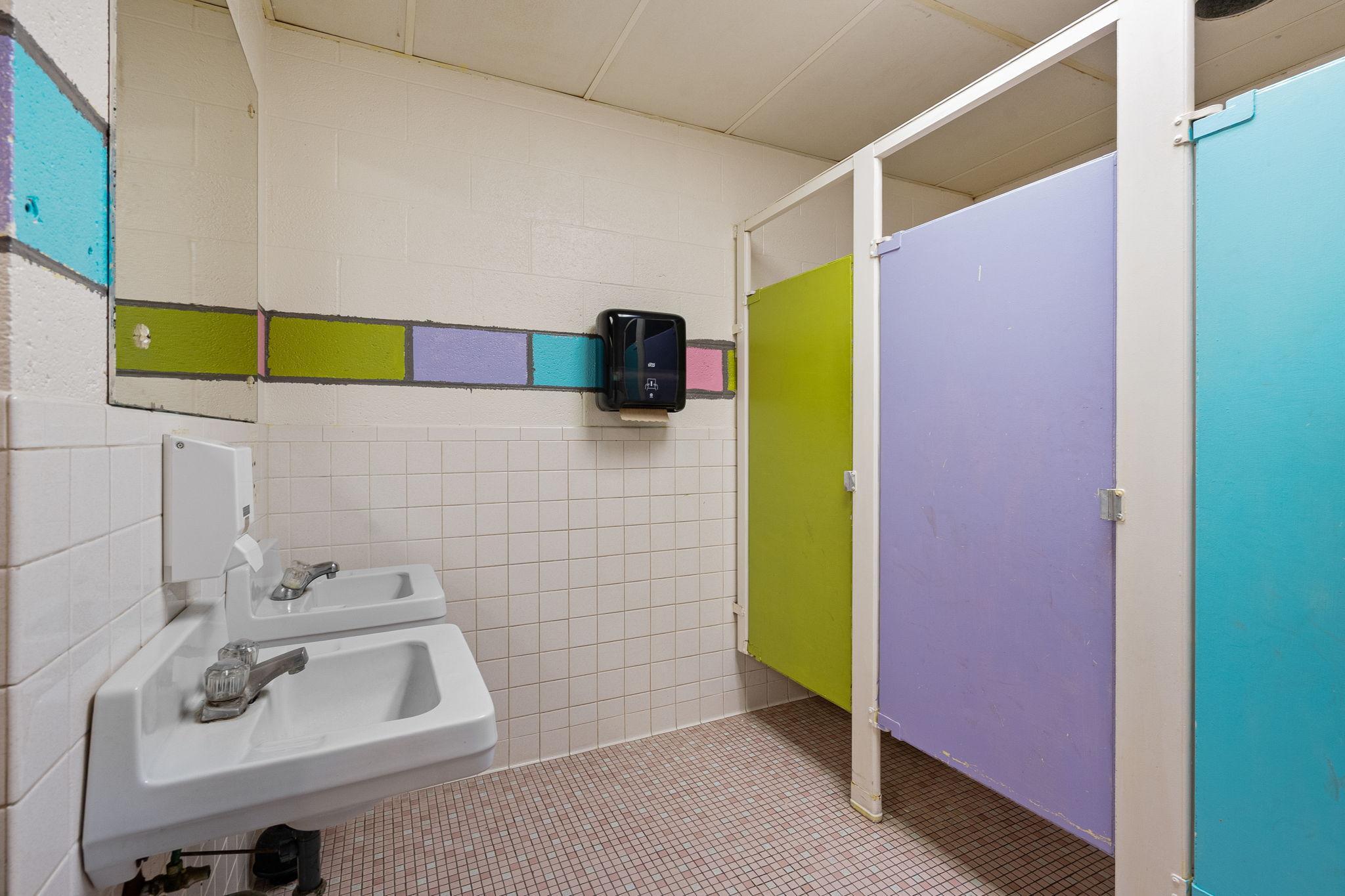 Women's bathroom #1