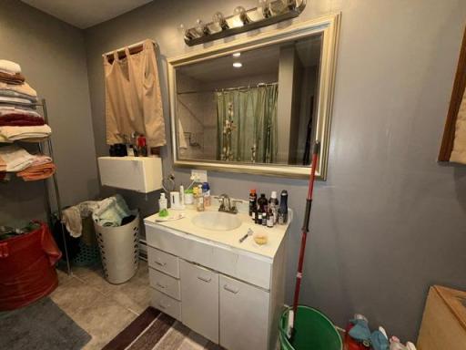 Main Full Bath Jetted Tub