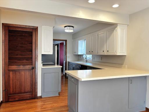 2966 Simpson Street, Roseville, MN 55113
