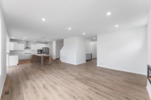 [L151-Z012]Family Room.2.jpg