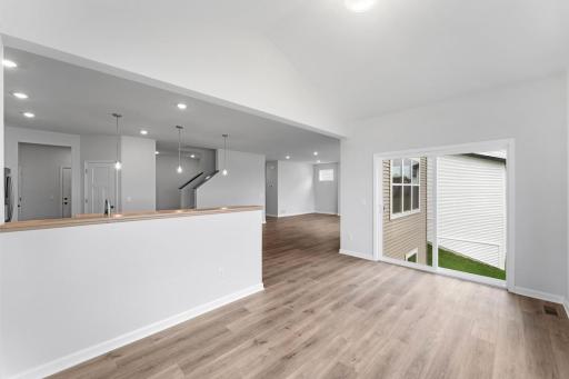 [L151-Z021]Dining Room.1.jpg