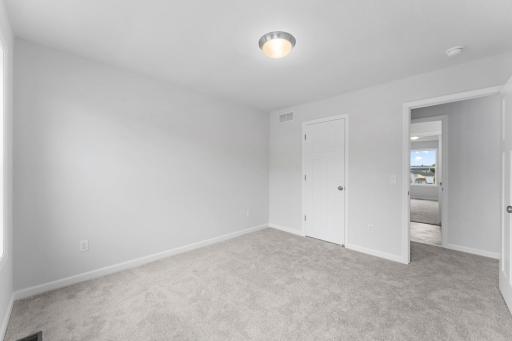 [L151-Z025]Bedroom.4.jpg