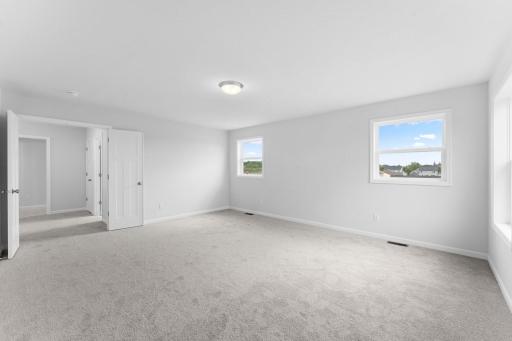 [L151-Z031]Owners Bedroom.2.jpg