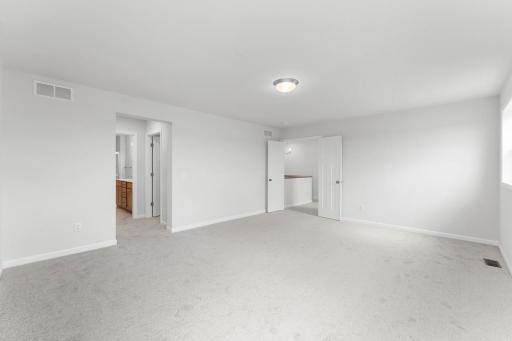 [L151-Z032]Owners Bedroom.3.jpg