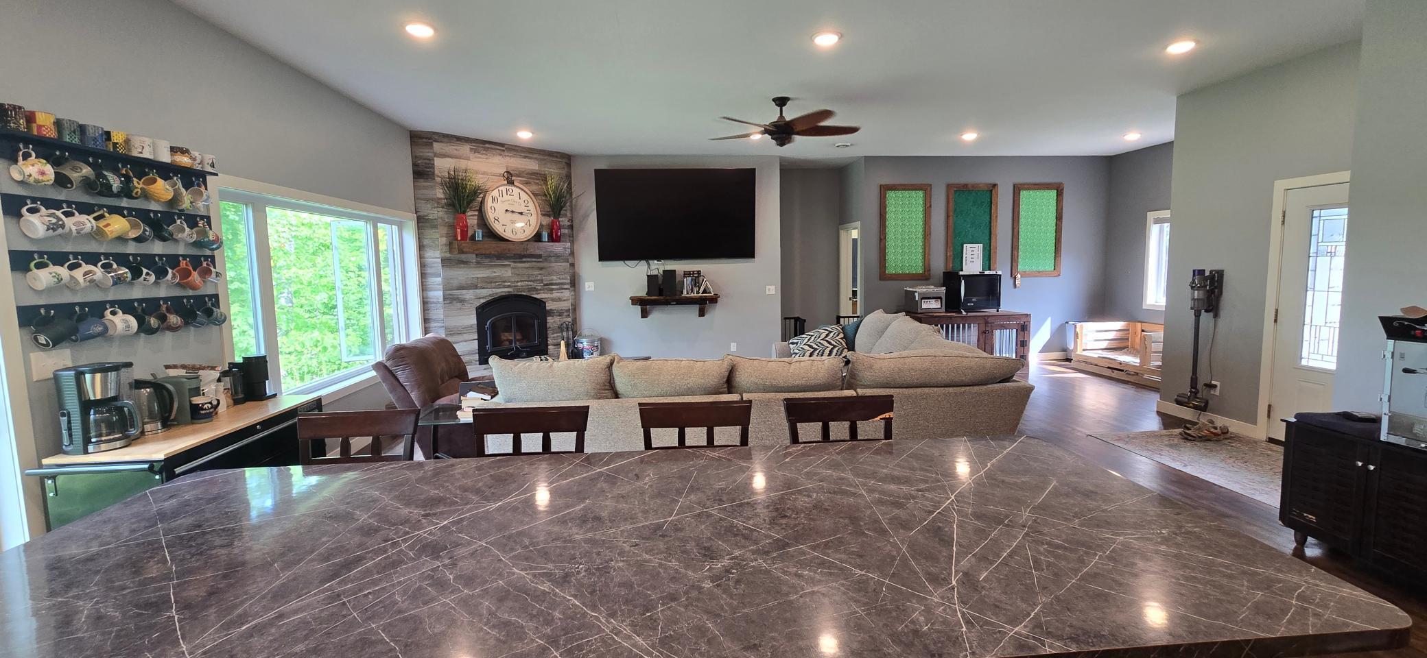 Kitchen Island.jpg