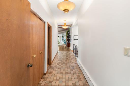 2-web-or-mls-2212-mary-hills-dr.jpg