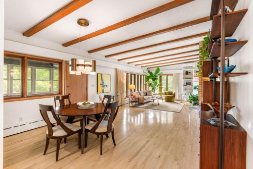 5-web-or-mls-2212-mary-hills-dr.jpg