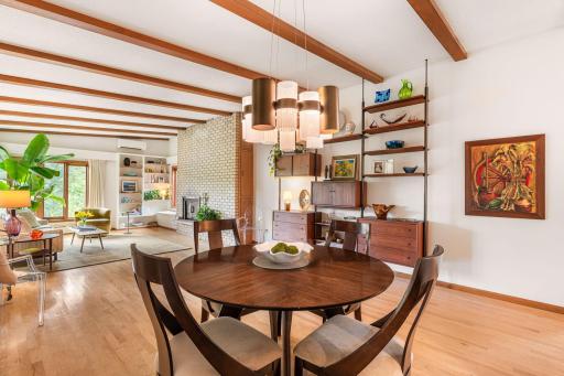 8-web-or-mls-2212-mary-hills-dr.jpg