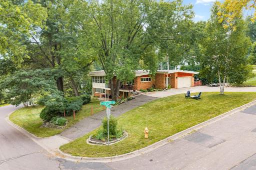 97-web-or-mls-2212-mary-hills-dr.jpg