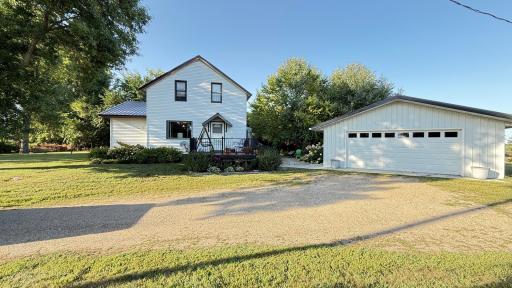 905 210th Avenue SW, Appleton, MN 56208