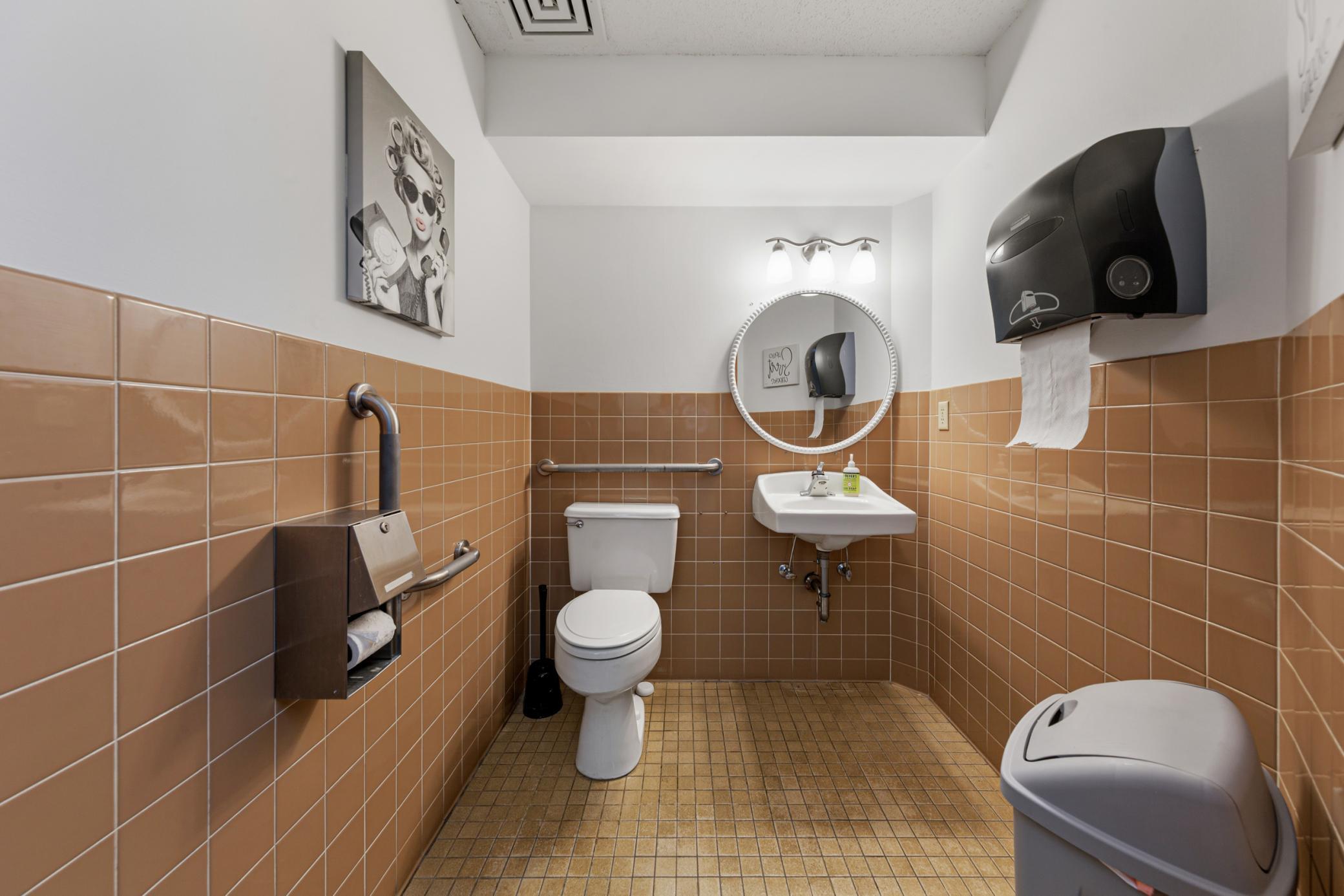 28 women's bathroom.jpg