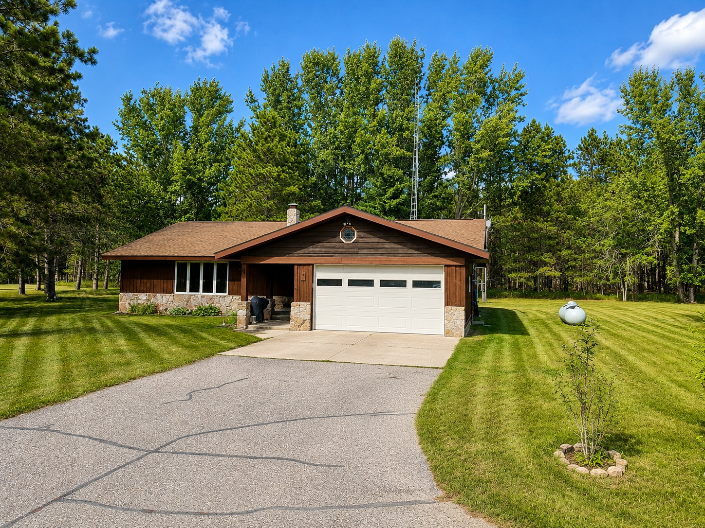 55203 State Highway 11, Warroad, MN 56763