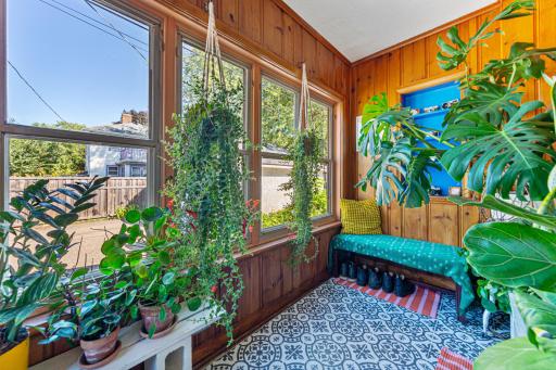 9 foyer_porch.jpg