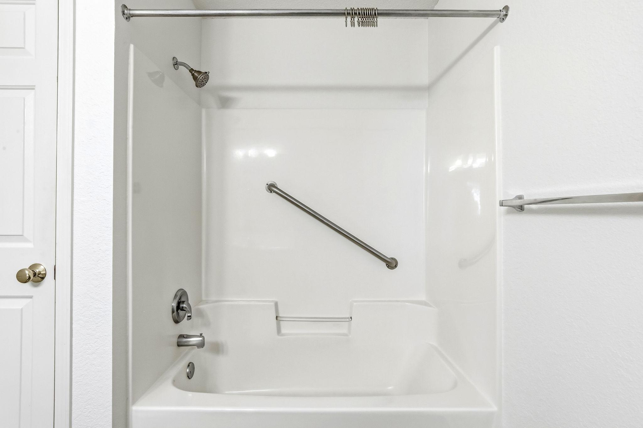 17-web-or-mls-11021-57th-St-17.jpg