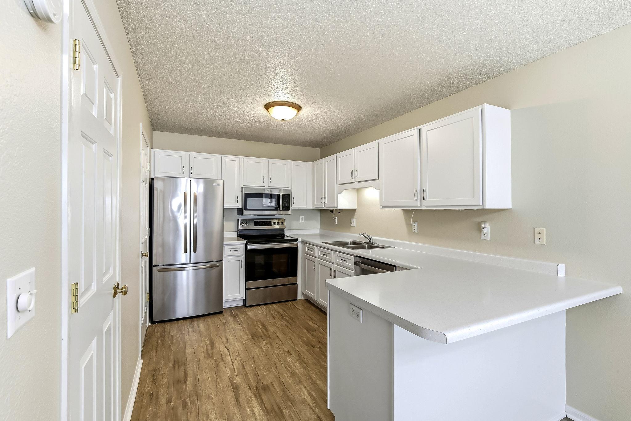 11-web-or-mls-11021-57th-St-11.jpg