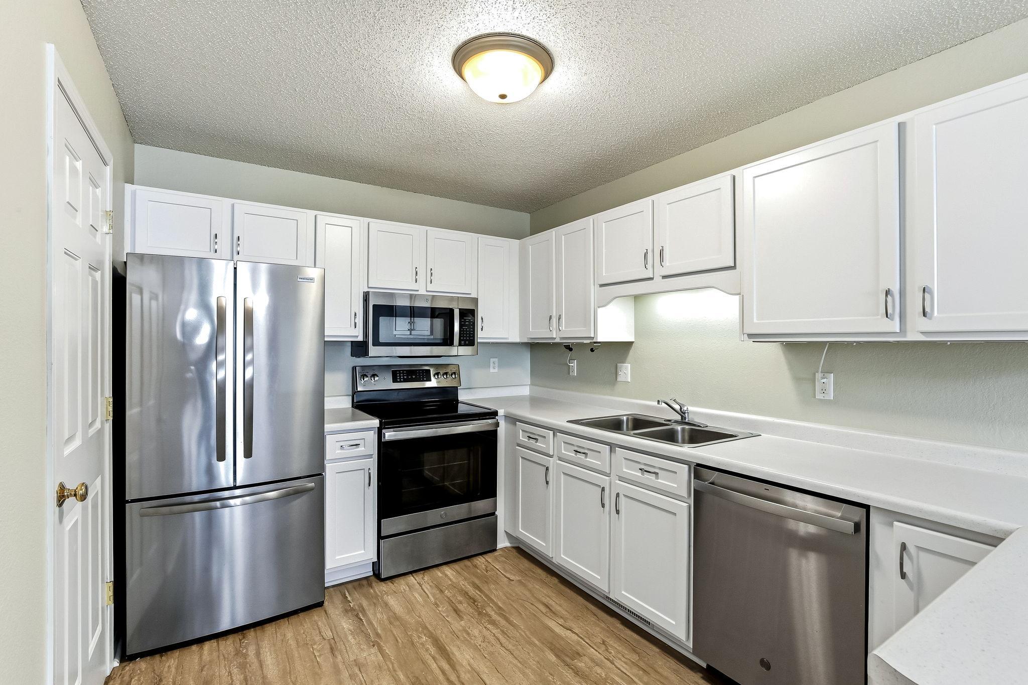 12-web-or-mls-11021-57th-St-12.jpg