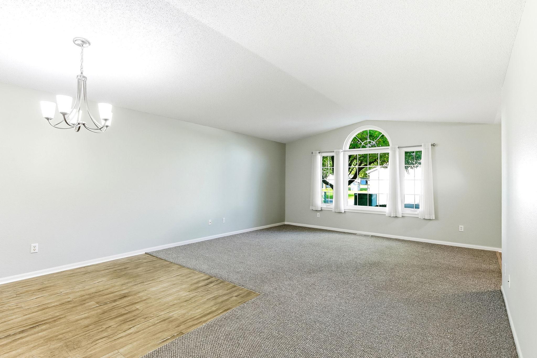 9-web-or-mls-11021-57th-St-09.jpg