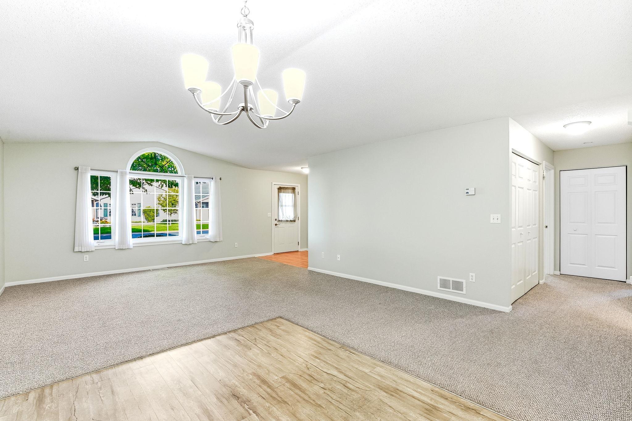 7-web-or-mls-11021-57th-St-07.jpg