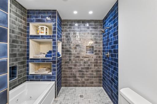 18661 Clear View Court, Minnetonka, MN 55345