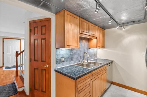 18661 Clear View Court, Minnetonka, MN 55345